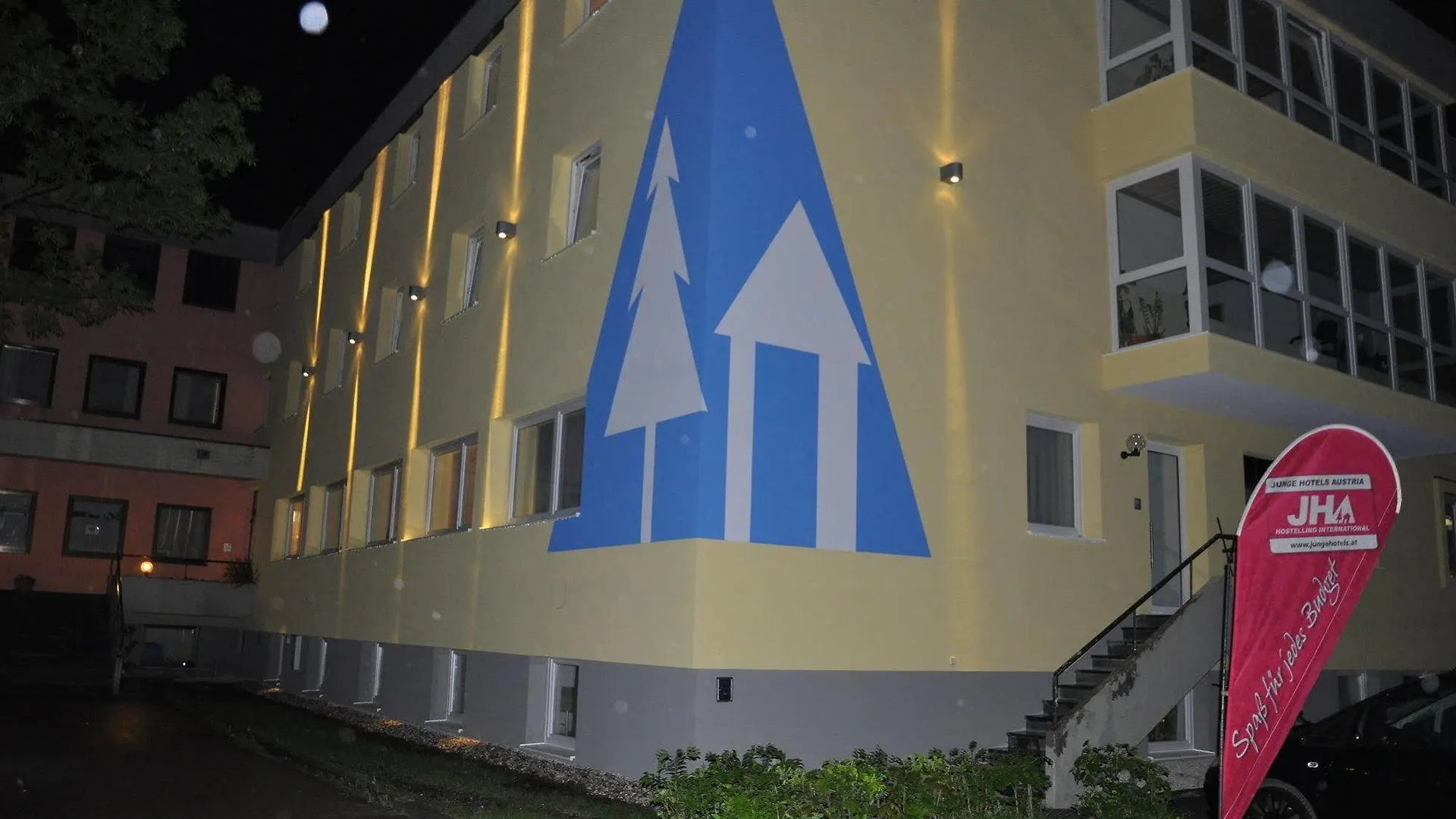 Eduard-Heinrich-Haus, Hostel